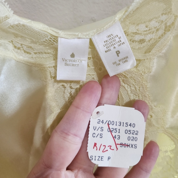 NWT Vintage Victoria's Secret Satin Slip -  Sexy Yellow Lace XS - Picture 6 of 9